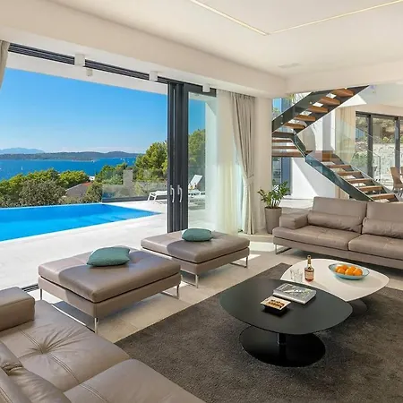 New! ! Moderna With Outdoorpool And Sea View Vila