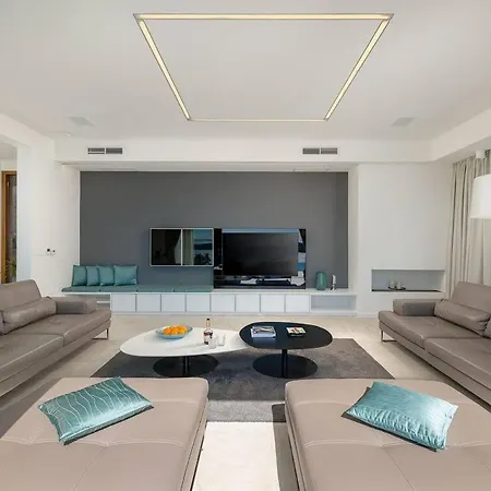 New! ! Moderna With Outdoorpool And Sea View Villa