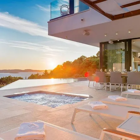 New! ! Moderna With Outdoorpool And Sea View * Hvar Town