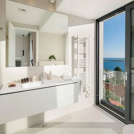 New! ! Moderna With Outdoorpool And Sea View Villa