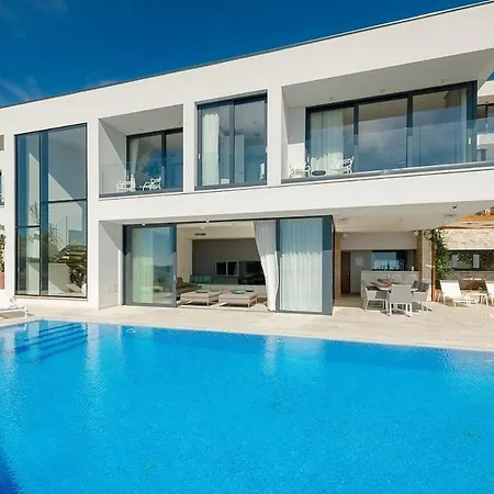 New! ! Moderna With Outdoorpool And Sea View Villa